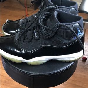 Jordan 11 space jam with box.